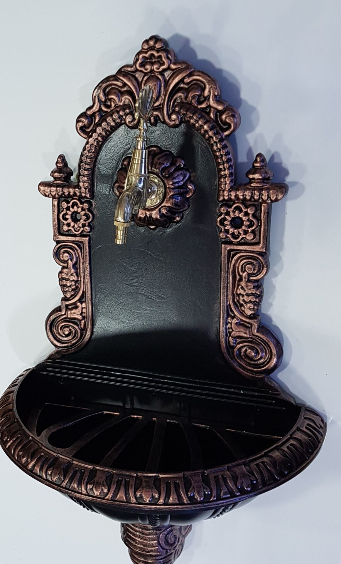 DUVAR TİPİ DÖKÜM ÇEŞME